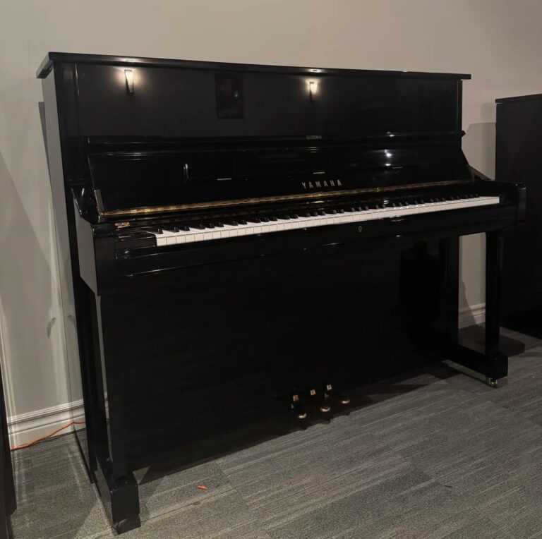 Piano droit Yamaha d’occasion
