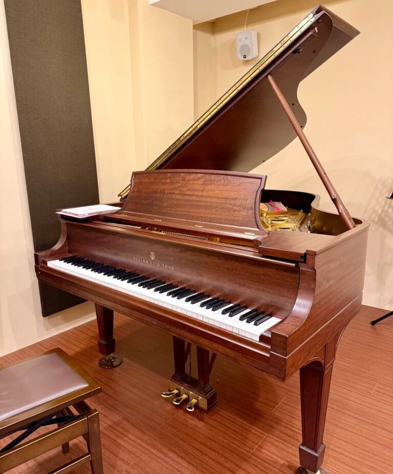 Piano à queue Steinway des années 1930 en placage bois